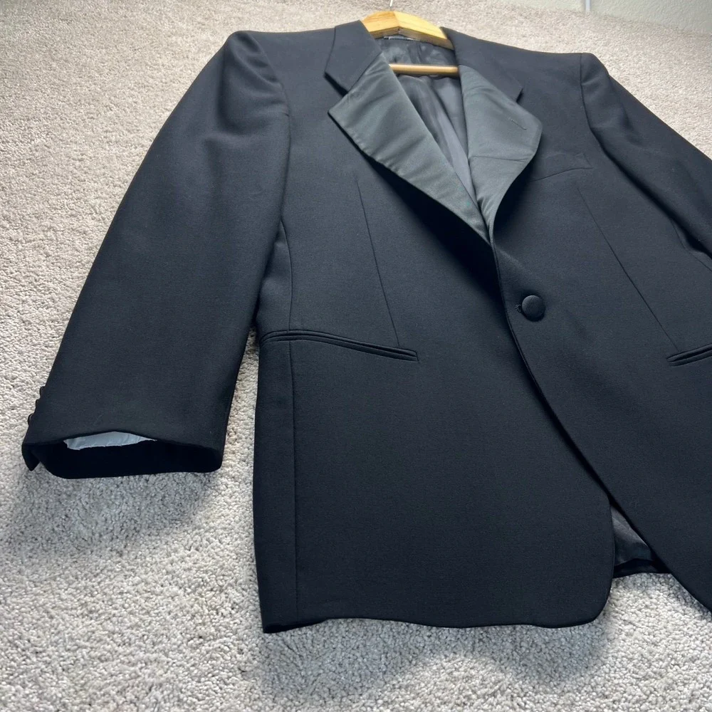 Vintage Mani‎ by Giorgio Armani Black Wool Tuxedo Jacket Satin Peak 40R Italy